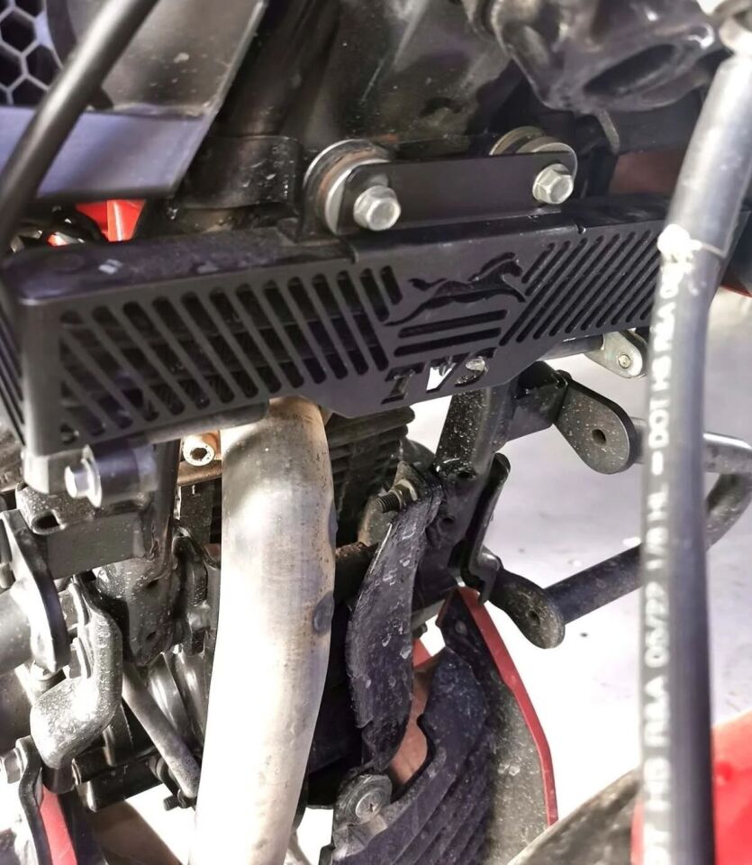 TVS APACHE RTR 200 RADYATÖR KORUMA SİYAH RENK
